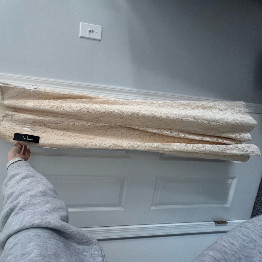 Off White Trumpet Lulu’s Long Dress - Picture 4 of 7